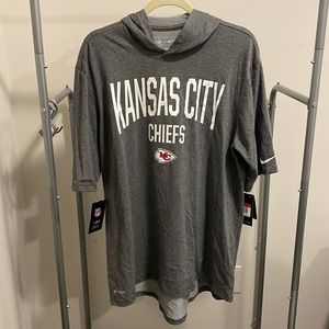 NWT- Mens Kansas City Chiefs Hooded T-Shirt